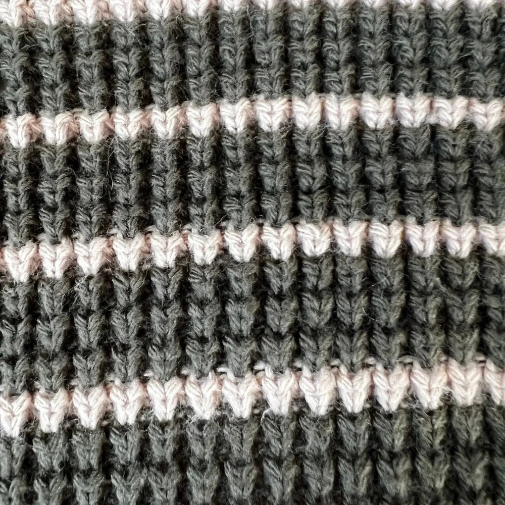 Forever21 cropped sweater - Picture 4 of 4